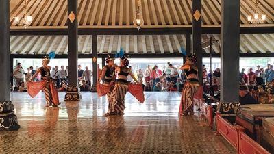 Art performances for free2