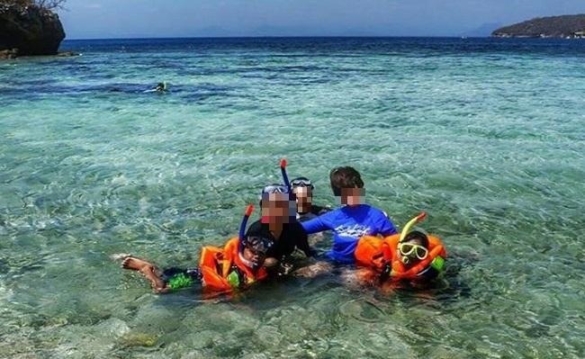 one of the world's pink beaches revealed: tangsi beach in lombok | ride a boat to nearby islands