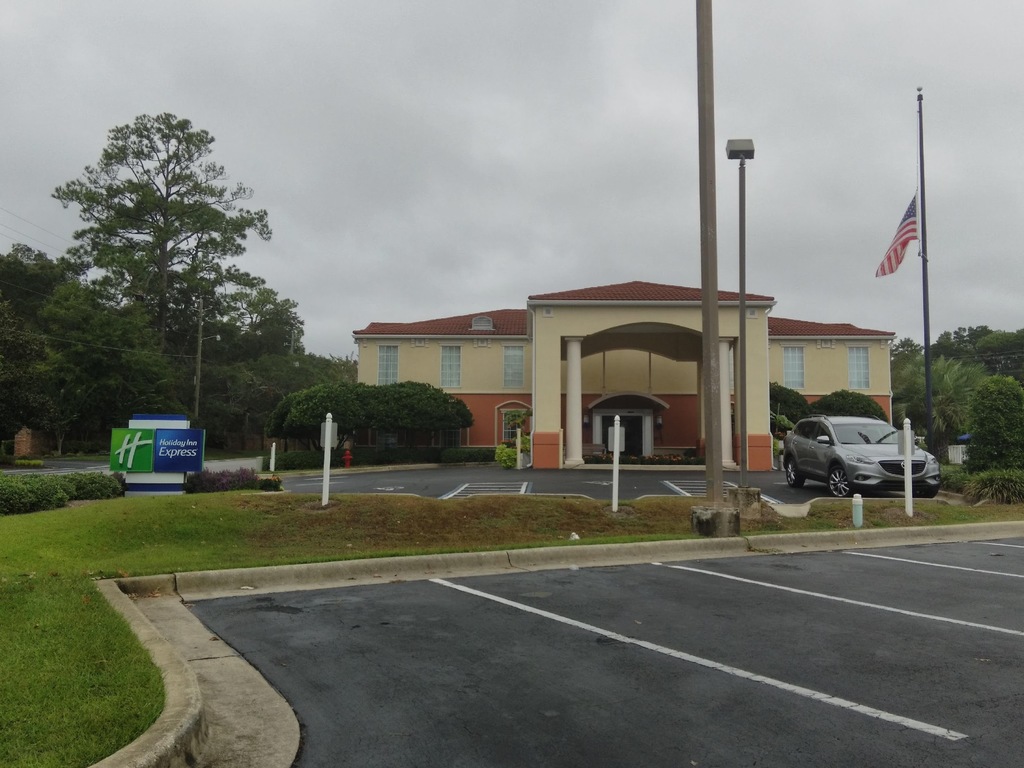 cheap hotels in niceville | a quiet setting in the small town of niceville