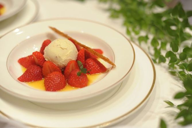enjoy the best parts of fukuoka at the grand hyatt fukuoka! | have a sophisticated dining experience at the grand hyatt fukuoka’s “la terrasse” and “aroma’s”