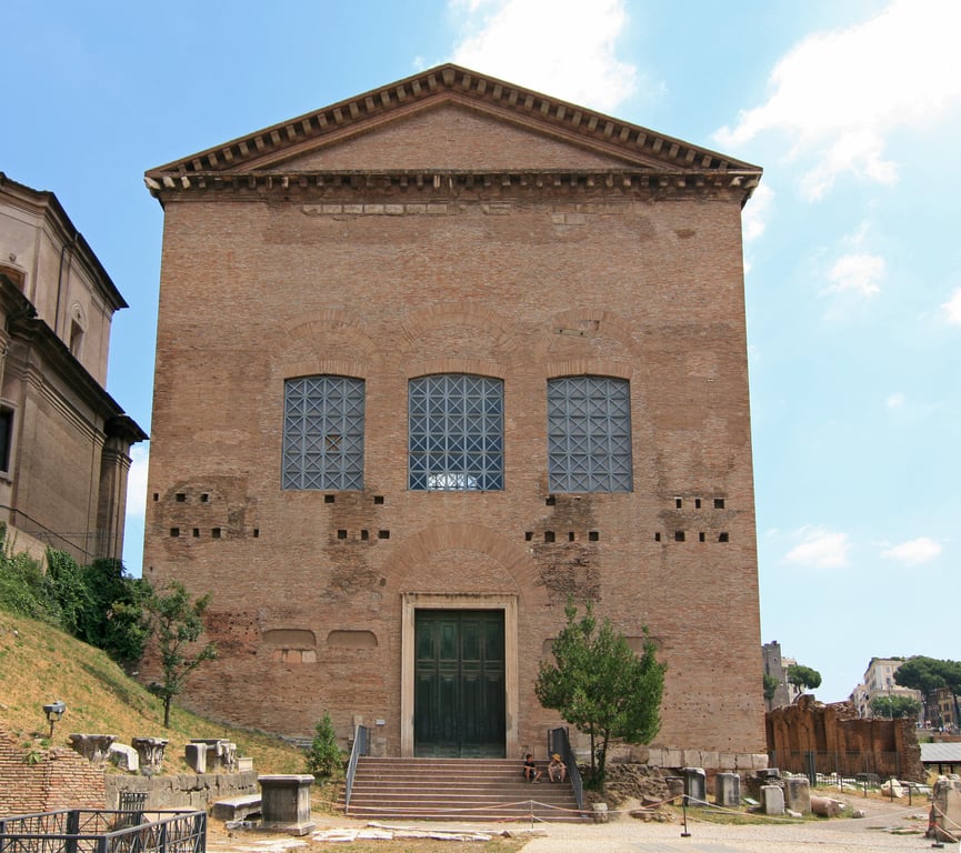 Curia Iulia front