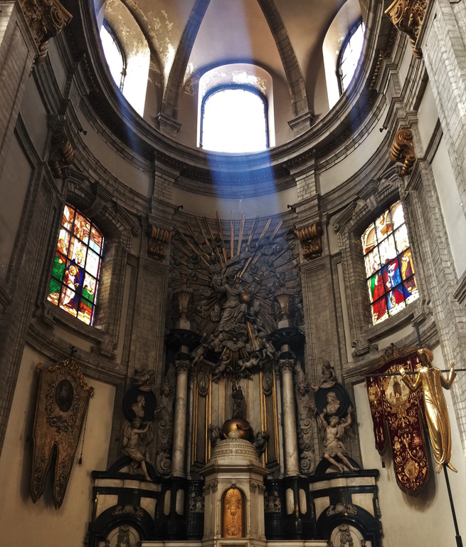 the manneken pis: discover the legend behind brussels’ iconic statue | discover an astonishing baroque church