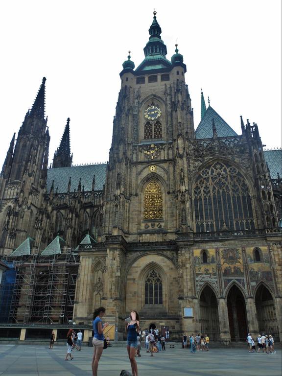 Admire the golden gate where kings used to enter for the coronation ceremony1