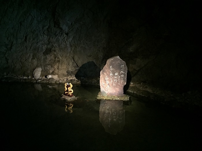 miami in japan? enjoy full day on enoshima island, japan! | you will see many dragons in the iwaya cave.