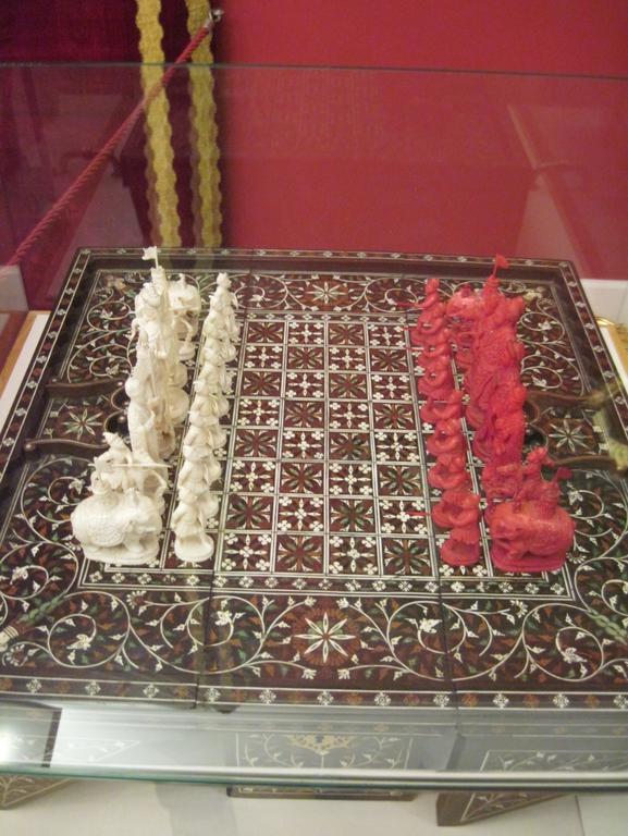 Board game in Maximilian I's reconstructed chamber.