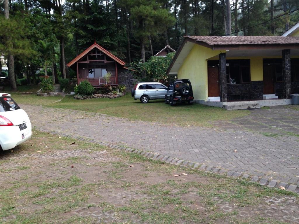 Park your car near your bungalow.