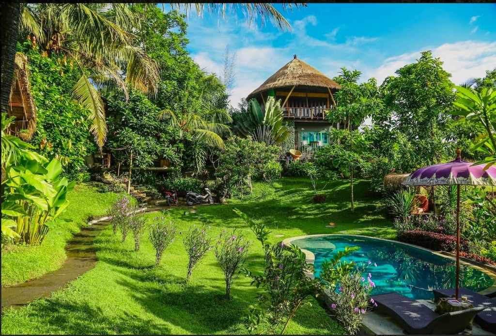 Airbnb Vs Couchsurfing Which Is The Better Option Trip101
