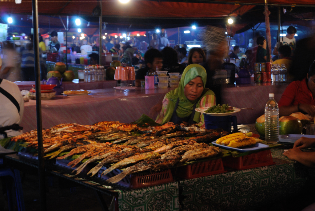 In the night market of Kota Kinabalu - Sabah - Borneo - Malaysia - panoramio