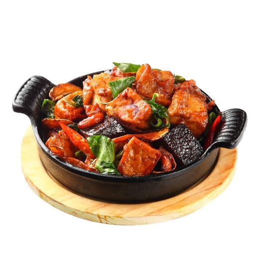 three-cup chicken (三杯雞 sānbēijī)