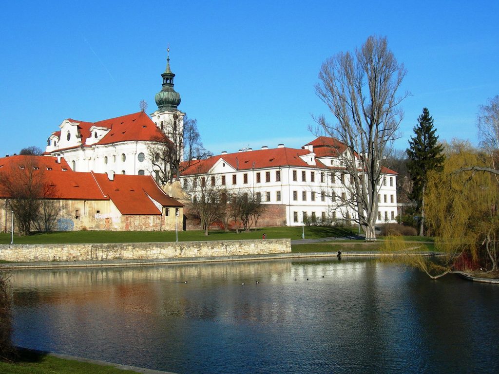 Praha Břevnov monastery from SE DSCN0284