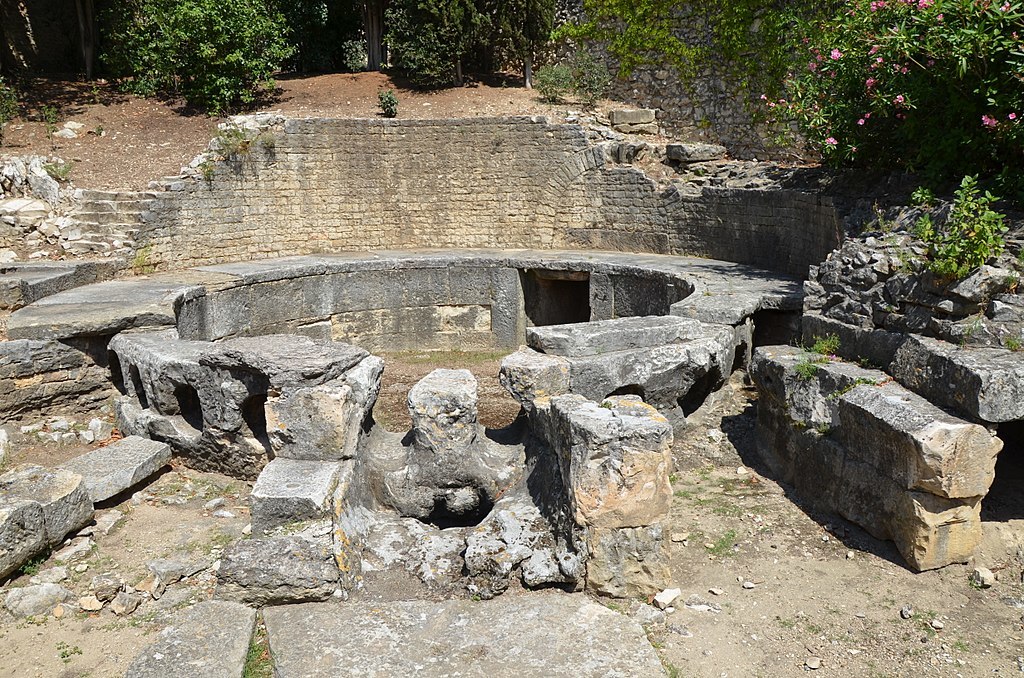 Castellum divisorium of Nemausus, Nîmes (14791561460)
