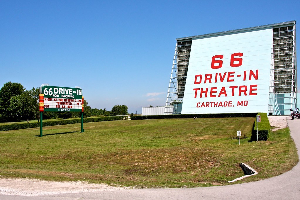 MO - Carthage, 66 Drive-In Theatre