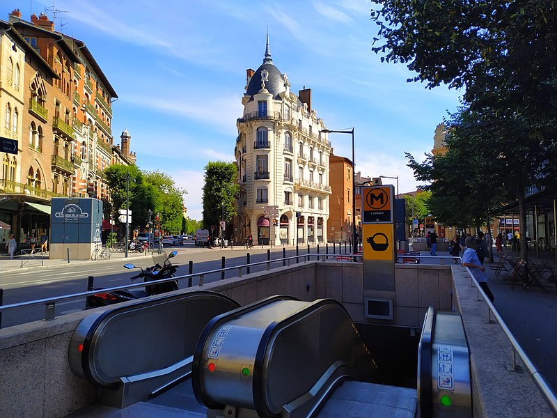 Métro Carmes - bouche nord