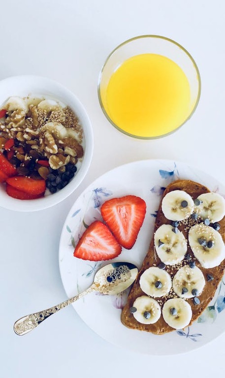 Bread and fruits