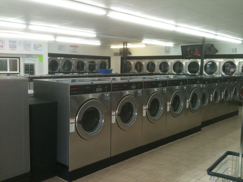 Wash N Go coin laundry in irving texas usa 2014-03-05 21-13