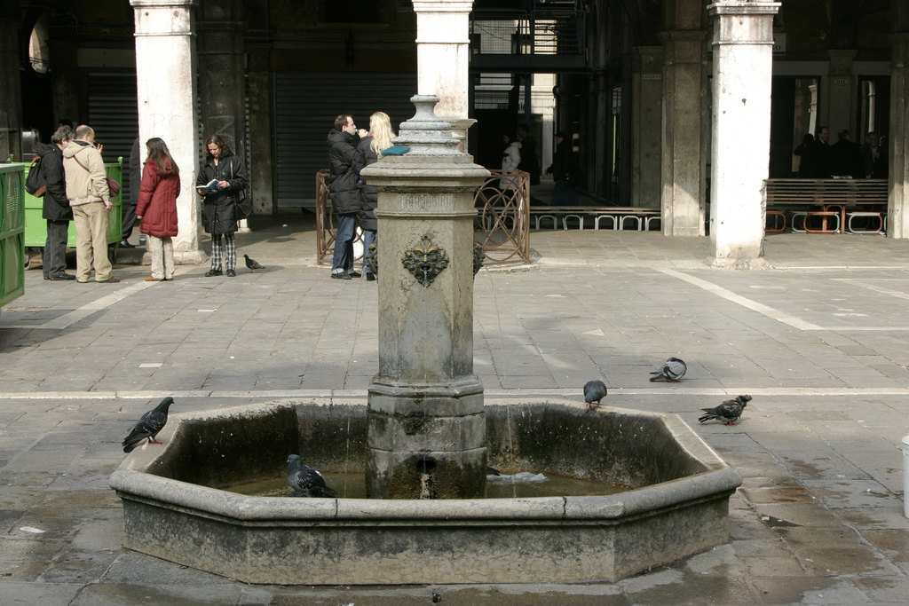 Venice - Fountain in the Campo St. Giacometo