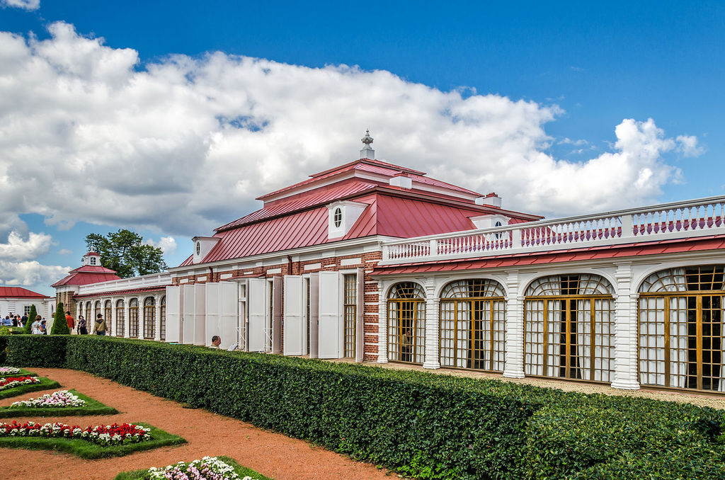 Monplaisir palace in the Lower Park of Peterhof 01
