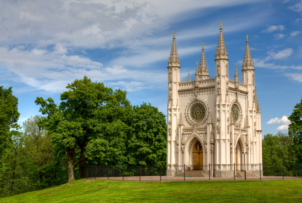 Gothic Chapel Peterhof tonemapped