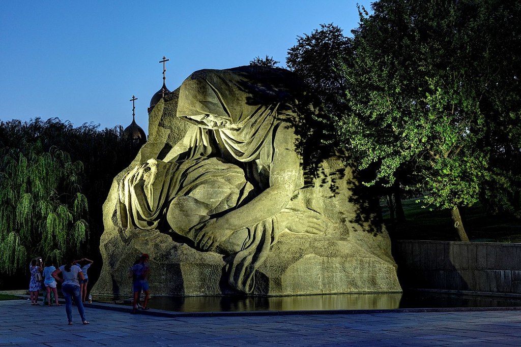 Volgograd. Mamayev Kurgan. Monument «Grieving Mother» P8060419 2200