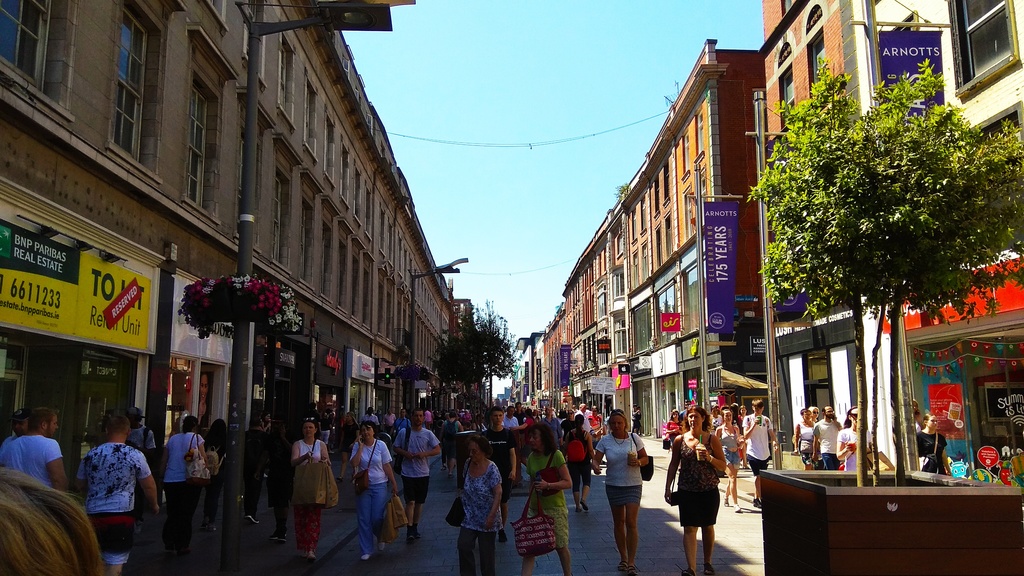 Henry Street , Dublin