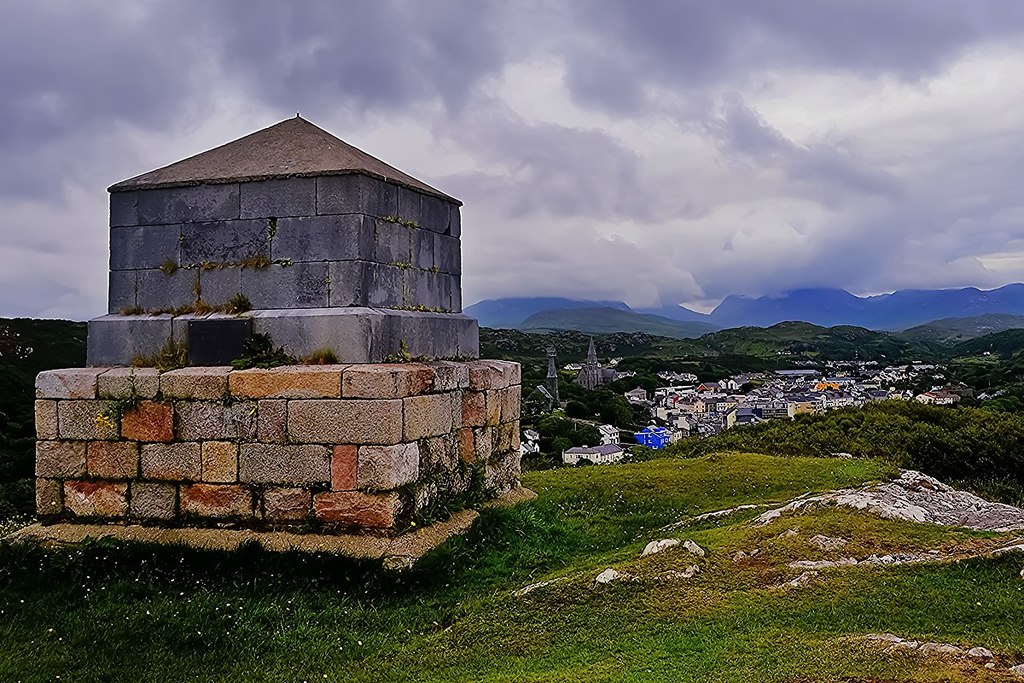 Clifden - D'Arcy Monument