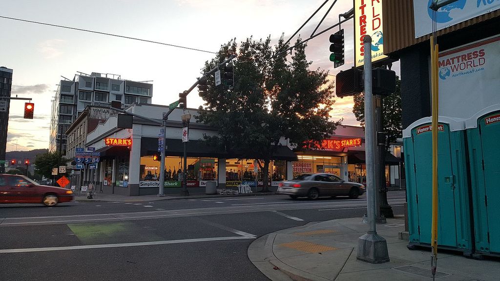 Stark's, Portland, Oregon, 2016