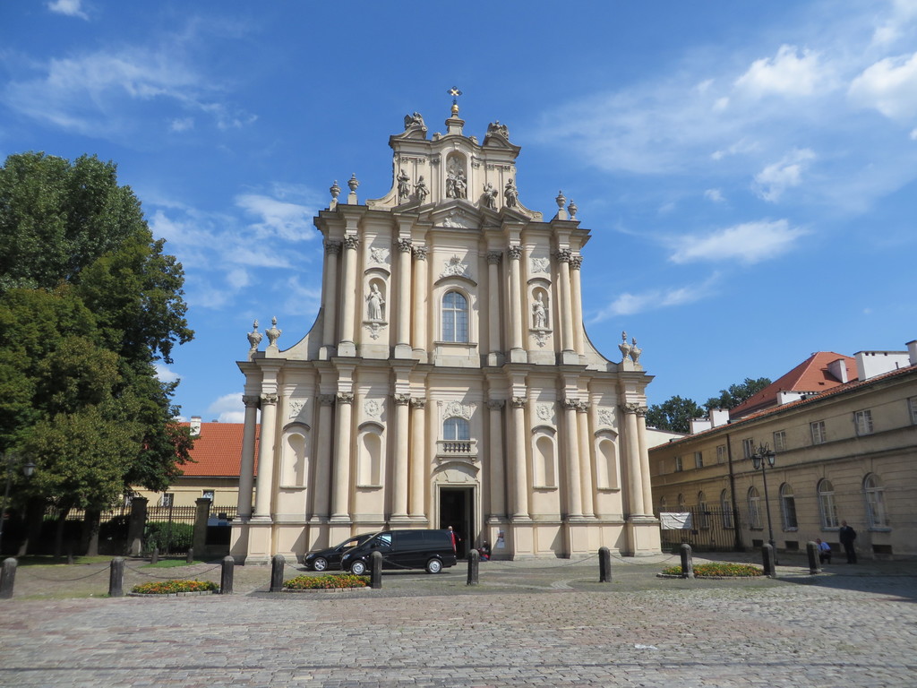 6 top places to visit in warsaw: the beautiful capital of poland | walk along the royal road and enjoy impressive views