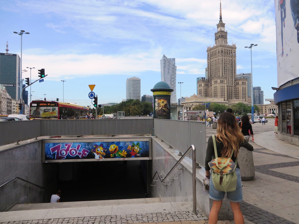 srodmiescie: the modern center of warsaw
