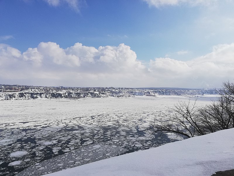 Saint-Lawrence river during the winter