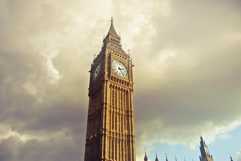 48 hours in london | day 2: morning - breakfast, then visit big ben