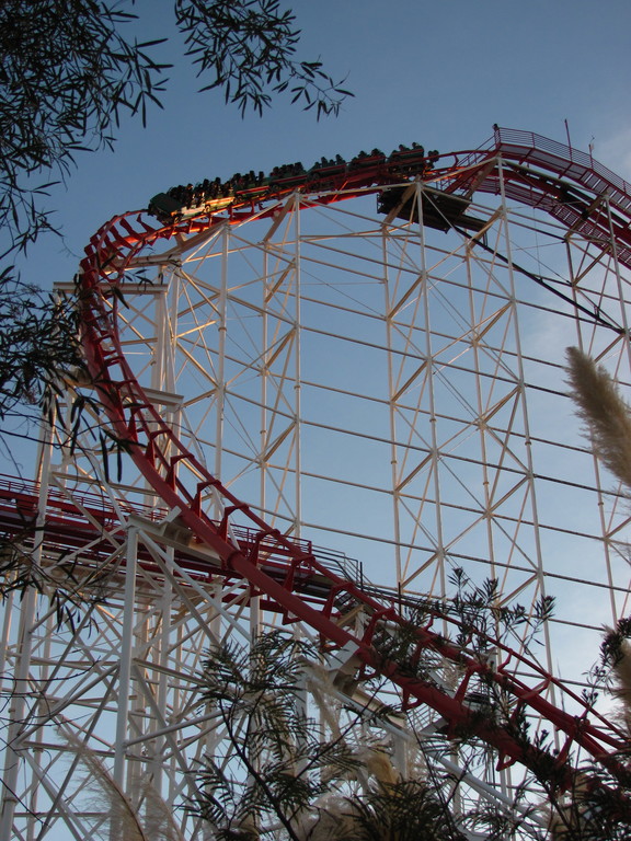 Viper at Six Flags Magic Mountain (13207930025)