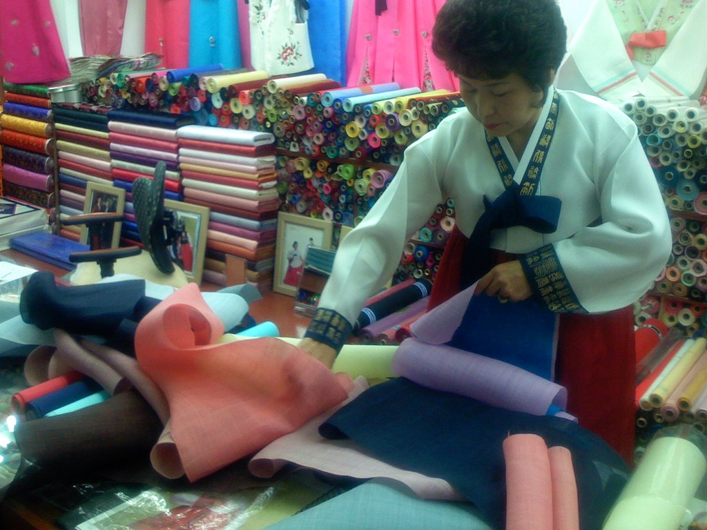 Korea-Hanbok-Dongdaemun.market