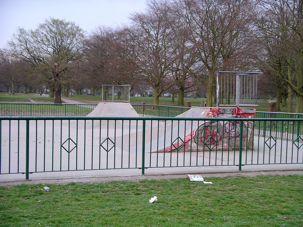 War memorial park skate board 11a07