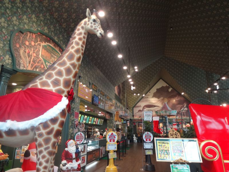 Have a magical burger experience at Lucky Pierrot Tōgeshita Shop