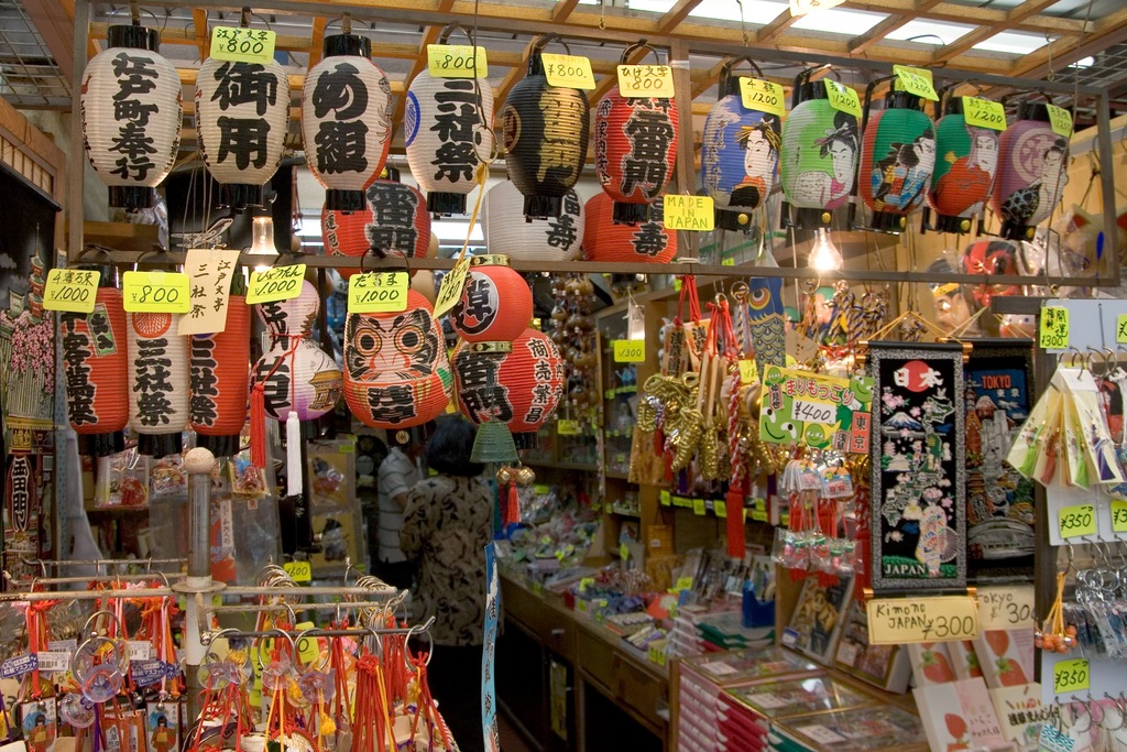 Japanese lanterns in souvenir shop