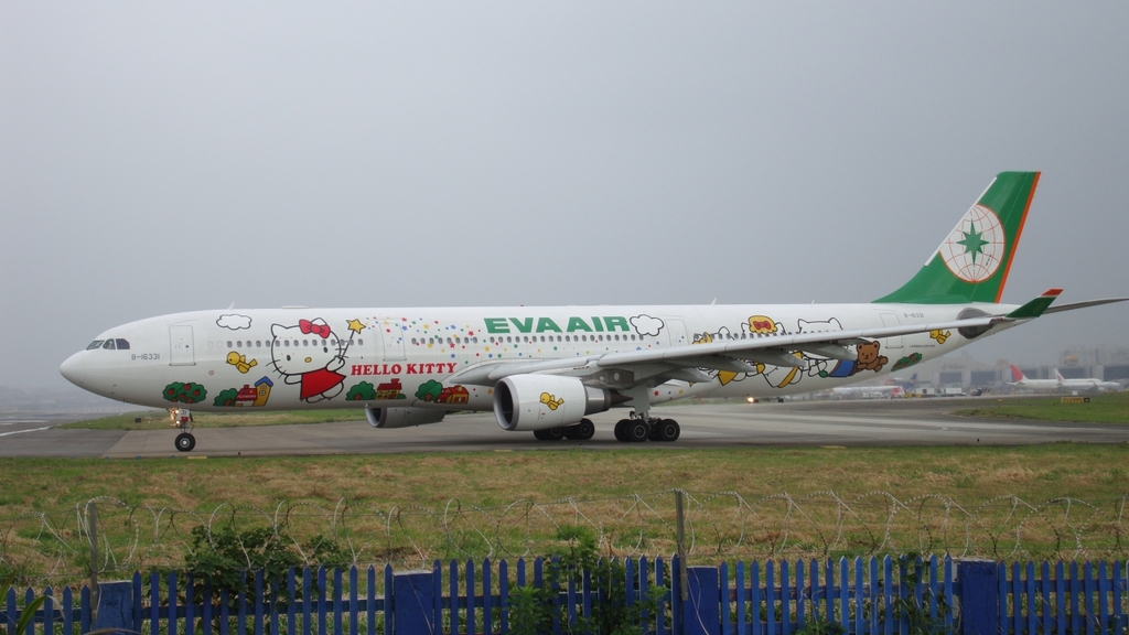 EVA AIR AIRBUS A330-300 HELLO KITTY IN RCSS