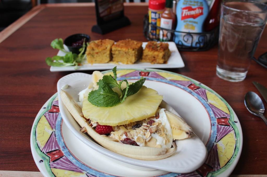 things to do this weekend in downtown baltimore | treat her to a fancy brunch at the inner harbor