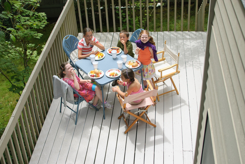 kids' table