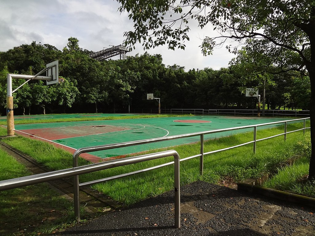 Baifu Park basketball court 20160922