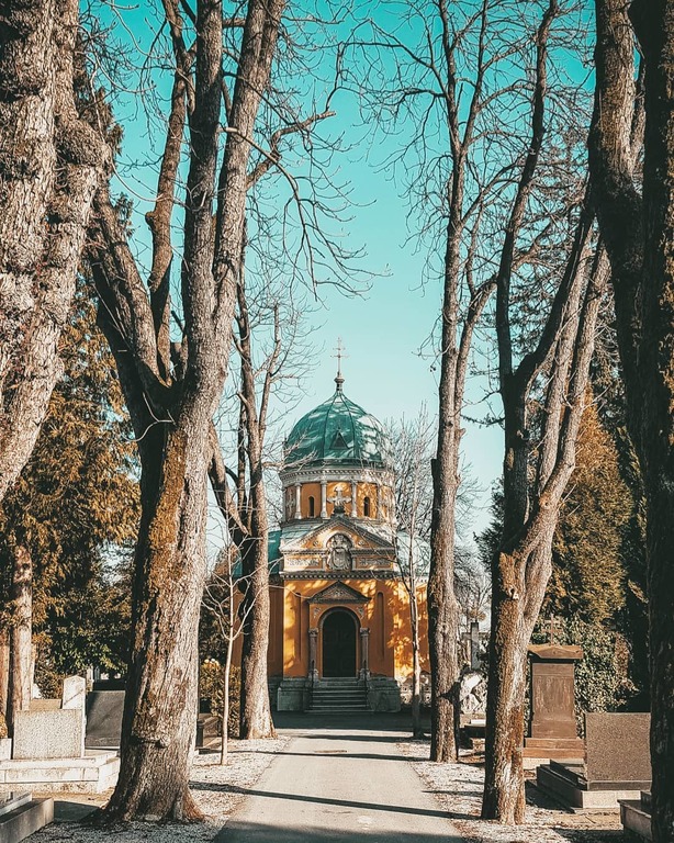tour the mirogoj cemetery, zagreb's surprising architectural gem