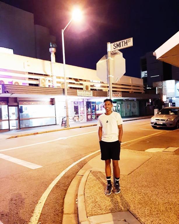 things to do in darwin australia | shop with your friends at smith street