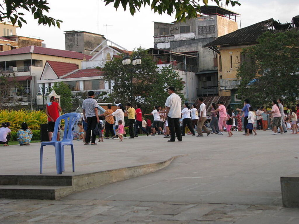 Cambodia 08 - 022 - evening exercise (3199505916)