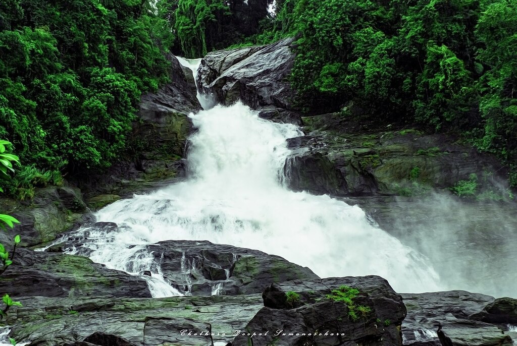 Bopath Ella Falls