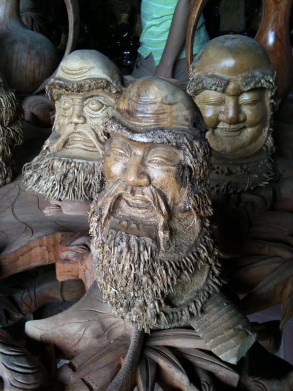 Three Heads in Kim Bong