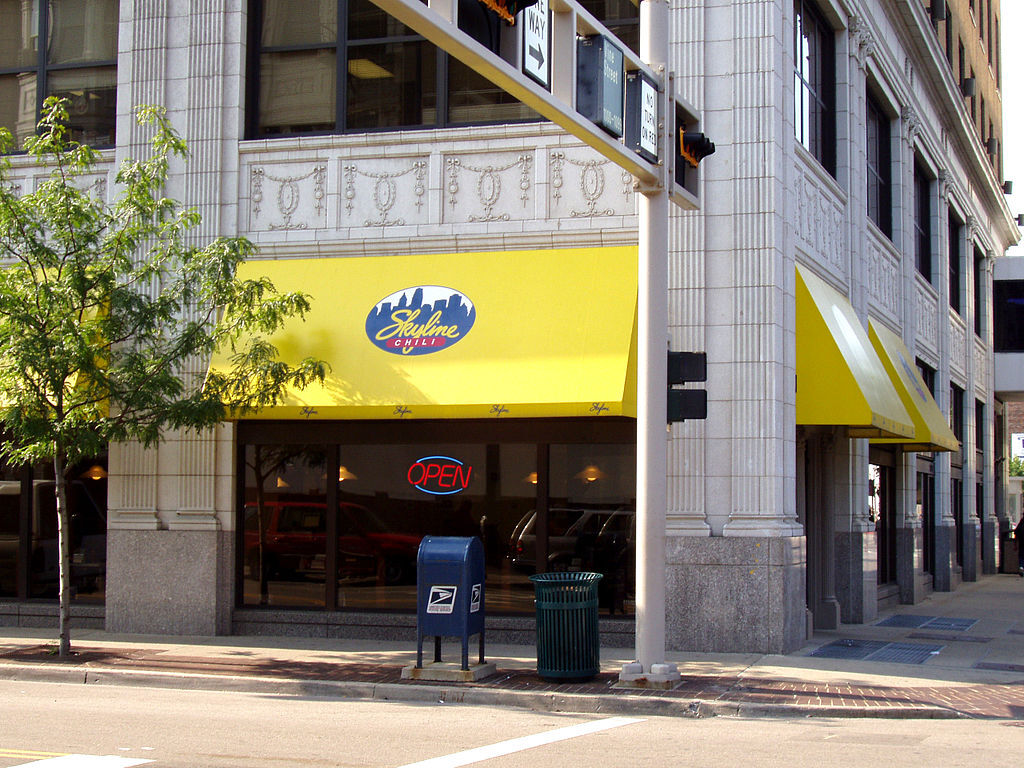 Cincinnati-skyline-chili-exterior