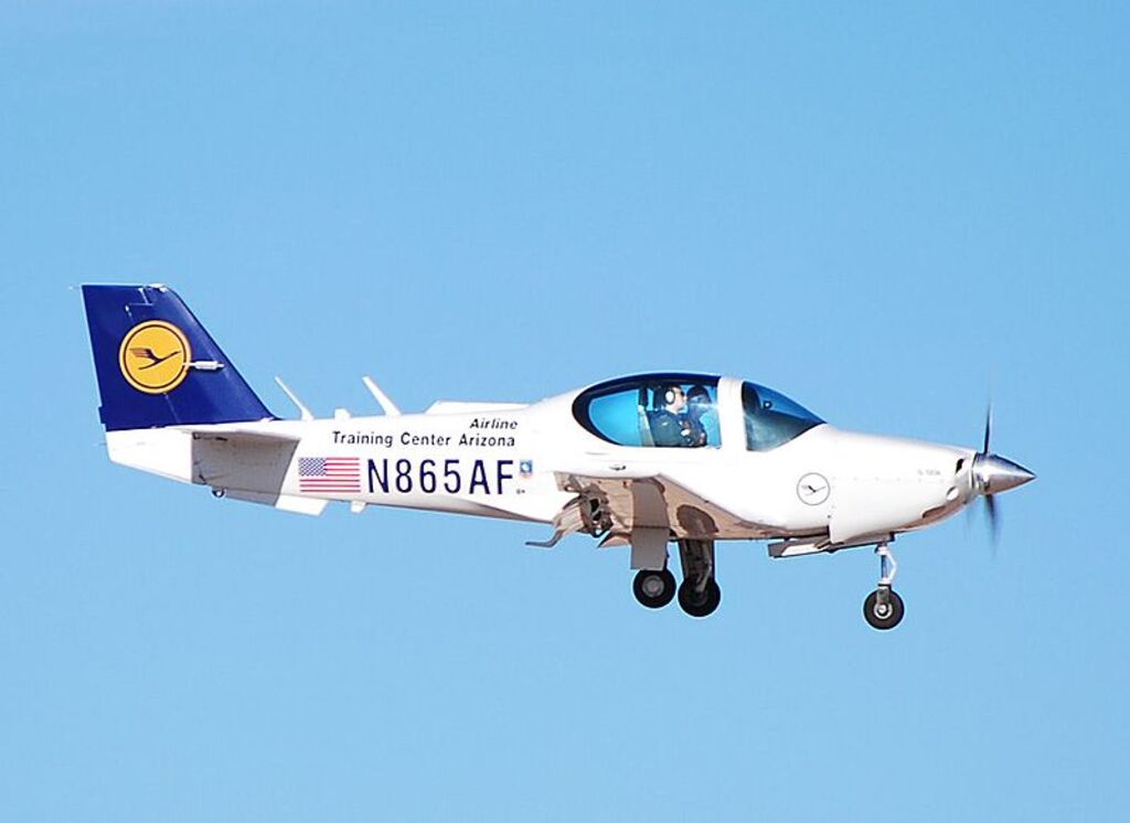 Airline Training Center Arizona Inc. GROB-WERKE G 120A N865AF (4366206396)