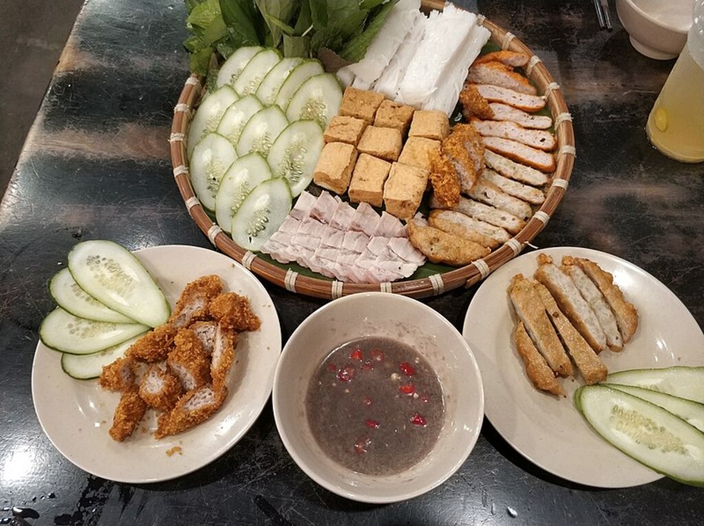 Fried tofu, rice noodle with shrimp paste