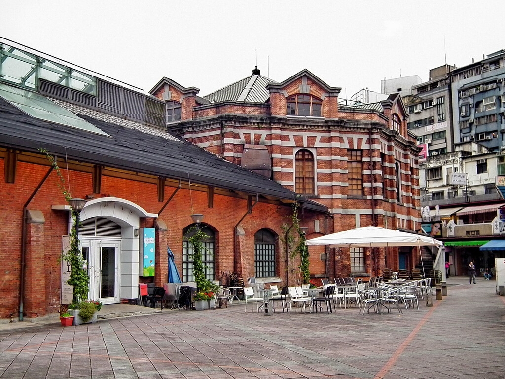 Ximen Red House 西門紅樓 - panoramio