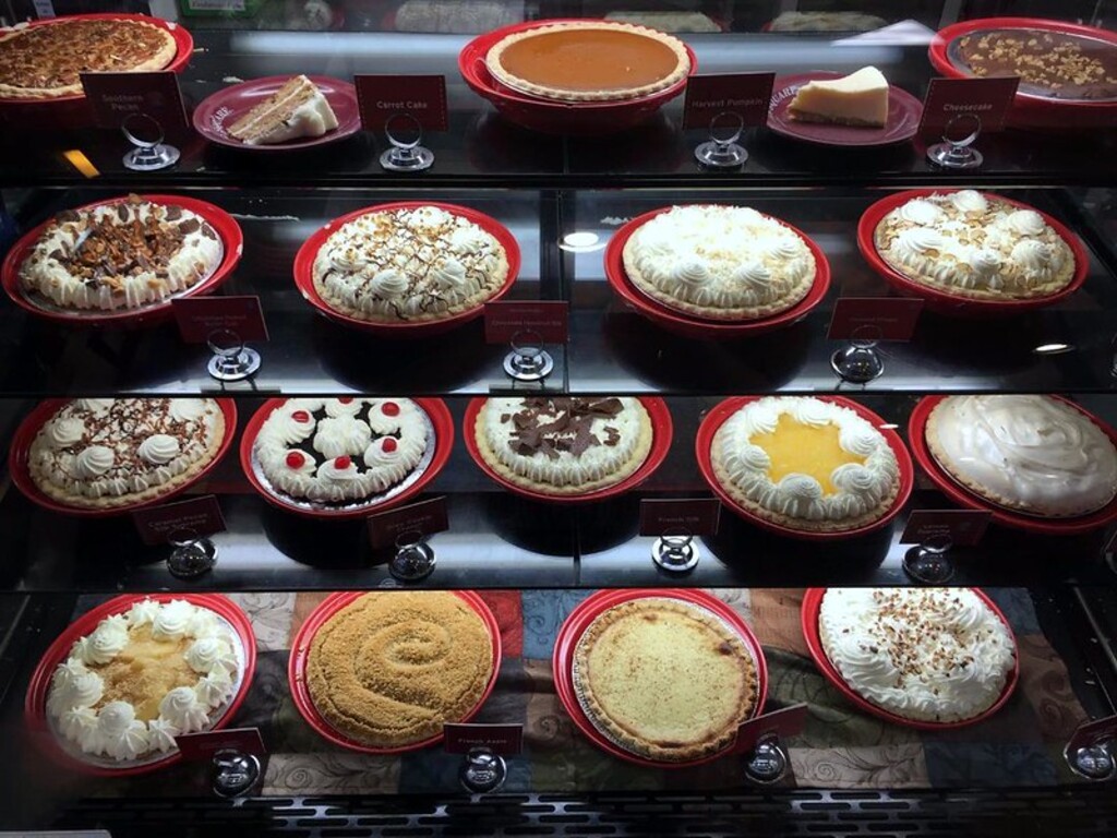 Dining Out - The Pie Case At Bakers Square Restaurant & Bakery In Roseville, Minnesota
