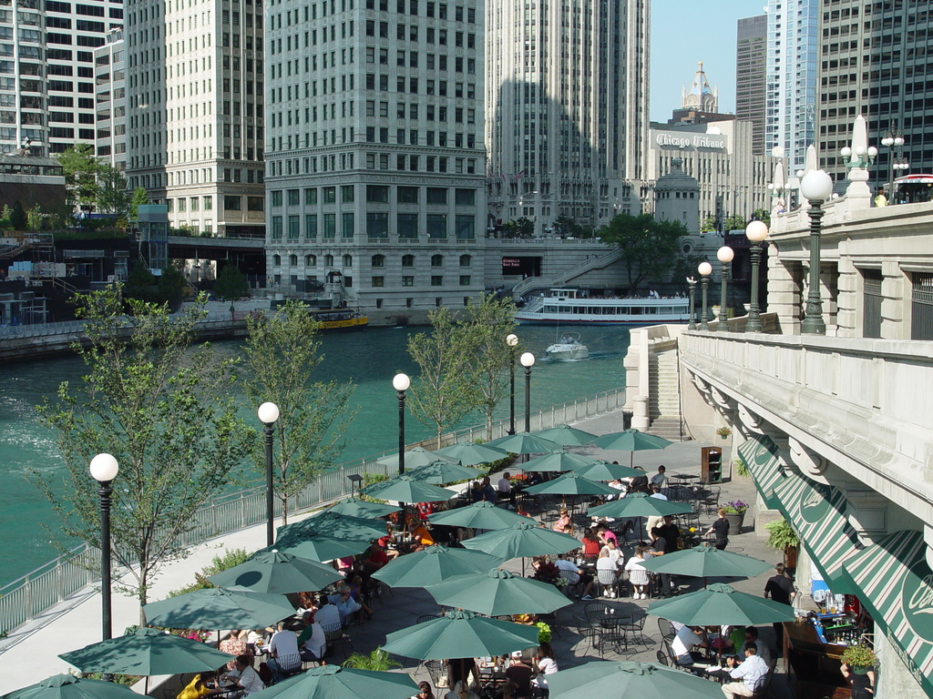 Café by the river - Chicago (3850294479)